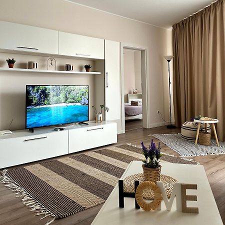 Ferienwohnung Moonlight Charming Shelter - 3Br 180º Balcony View Oradea Exterior foto