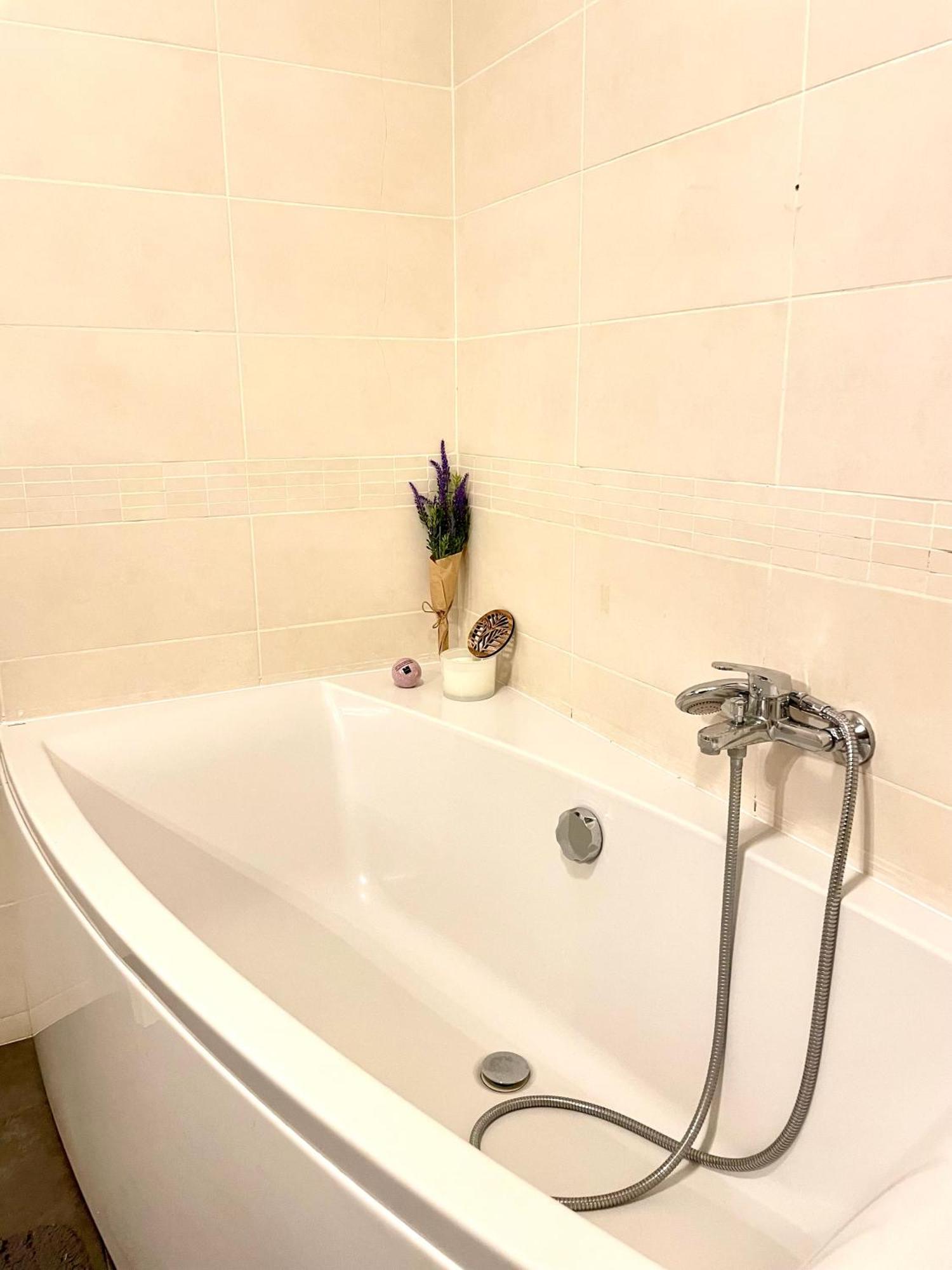 Ferienwohnung Moonlight Charming Shelter - 3Br 180º Balcony View Oradea Exterior foto
