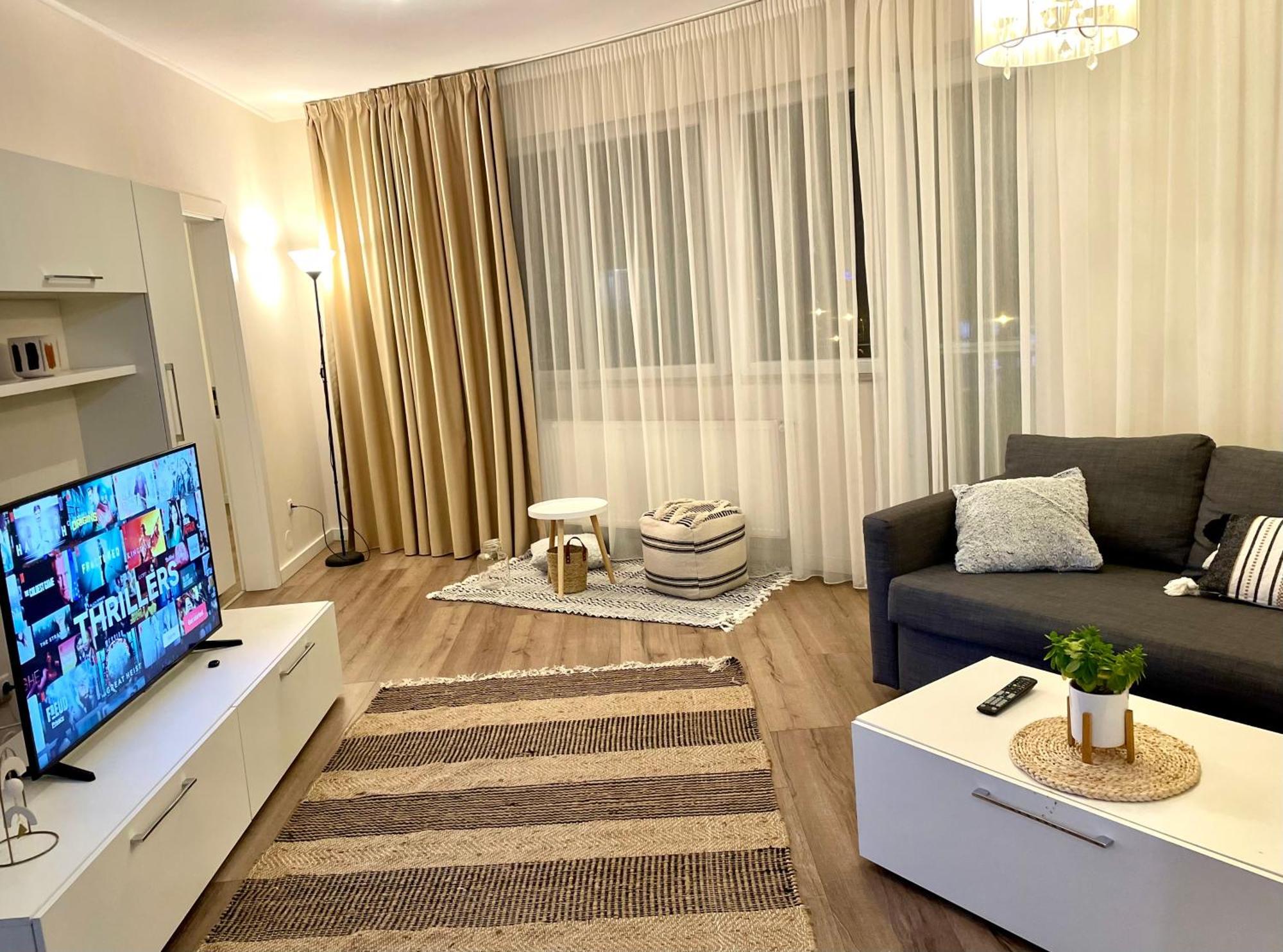 Ferienwohnung Moonlight Charming Shelter - 3Br 180º Balcony View Oradea Exterior foto
