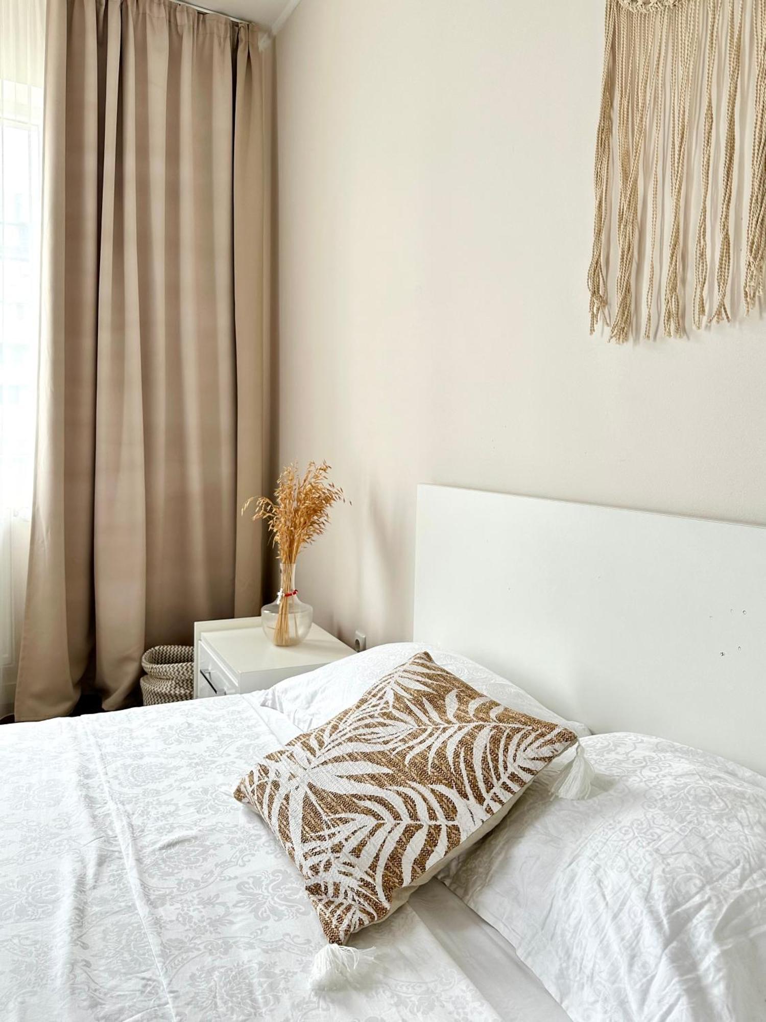 Ferienwohnung Moonlight Charming Shelter - 3Br 180º Balcony View Oradea Exterior foto