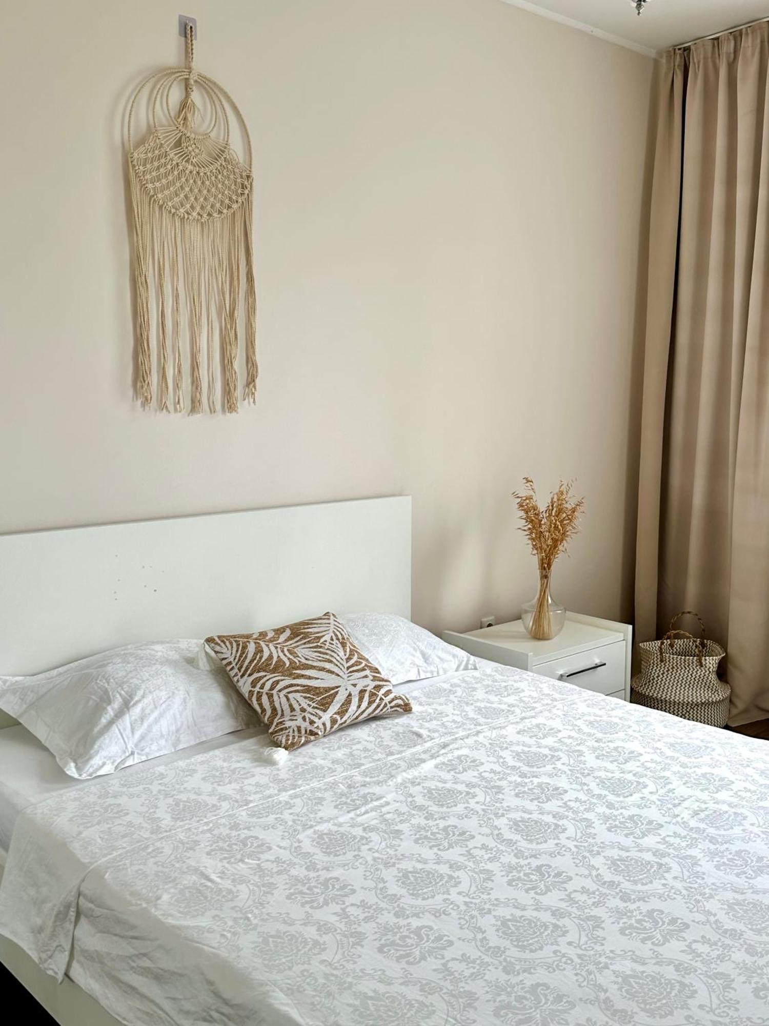 Ferienwohnung Moonlight Charming Shelter - 3Br 180º Balcony View Oradea Exterior foto